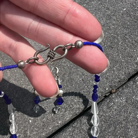 CLEARANCE Blue and White Beaded Turtle Necklace and Earrings - Picture 9 of 10